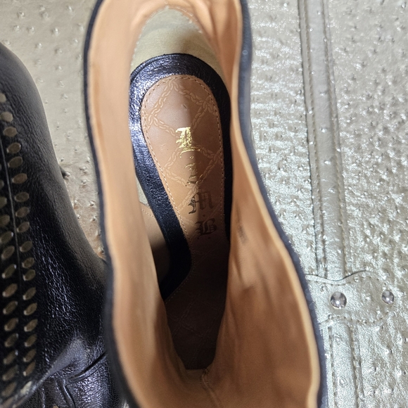 BLACK L.A.M.B. STILETTO BOOTIES 🖤💛 - Picture 7 of 13